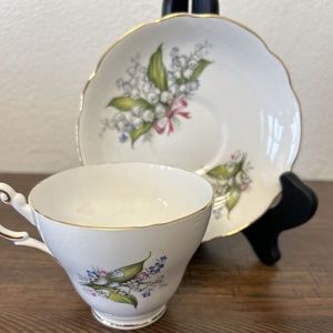 VINTAGE REGENCY TEA CUP AND SAUCER